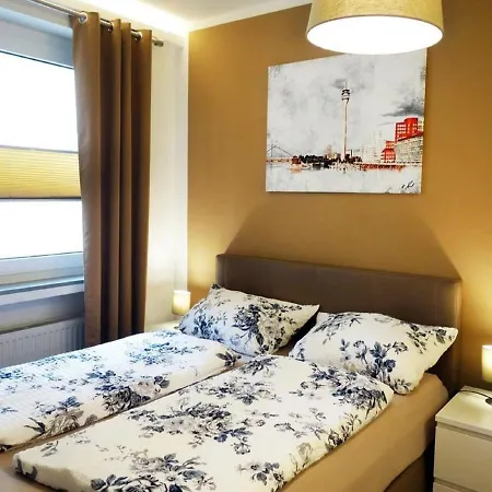 Elegant Apartment In Duesseldorf At The Centre *
